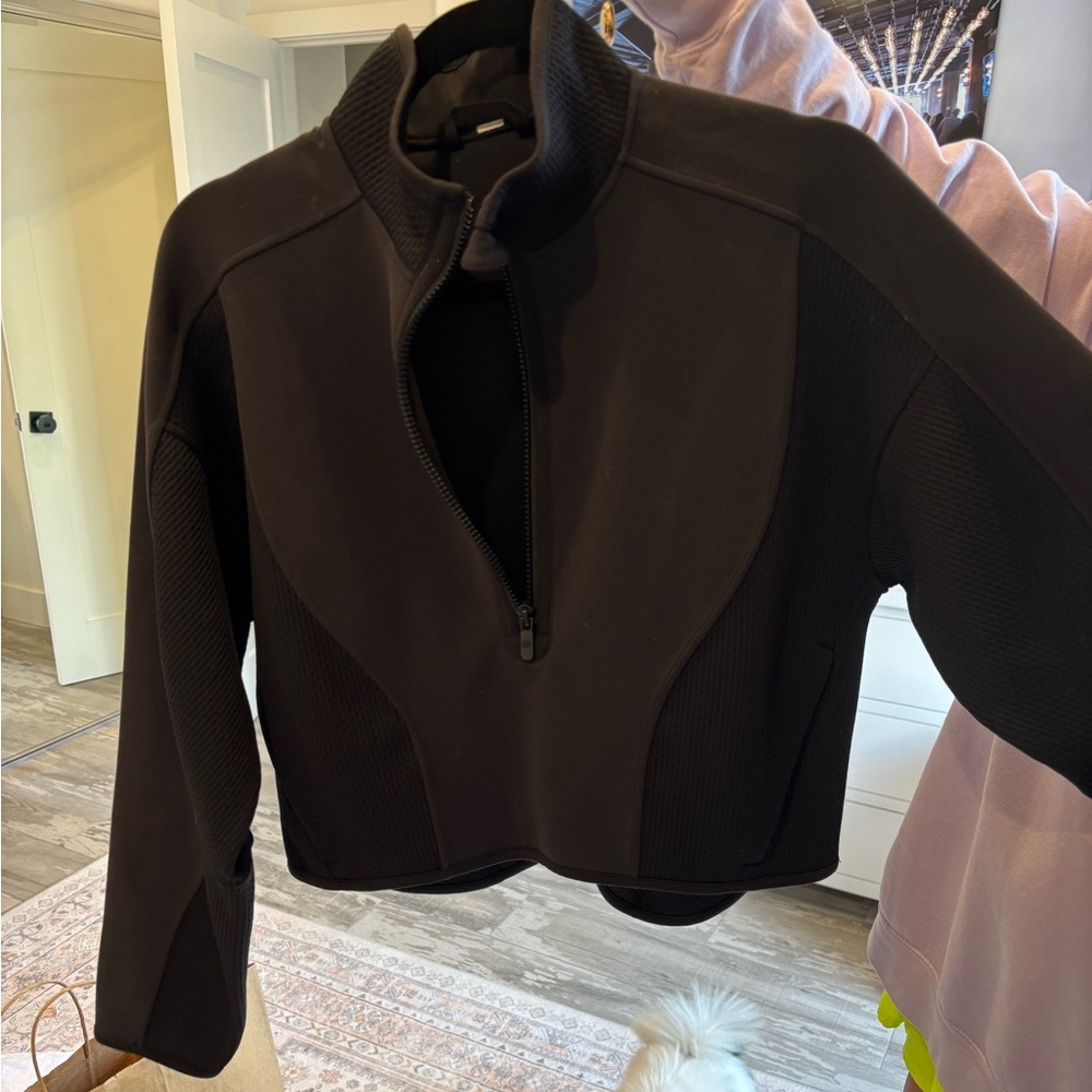 Rare Lululemon NWOT Black Neoprene half zip top, size Medium .